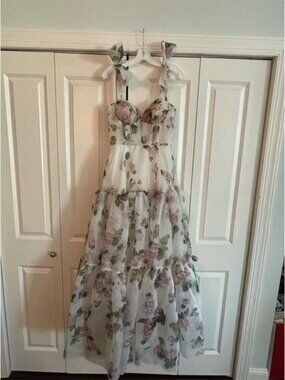 ✨Milla Apple Blossom Tender Floral Maxi Tie Dress